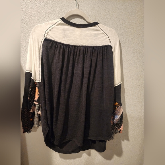 We the free top - Picture 2 of 2